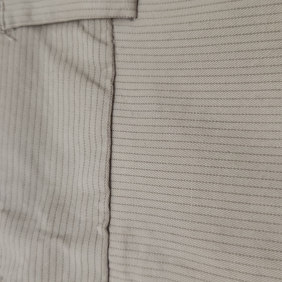 NWT pinstripe Gap shorts, sz 16 - Picture 4 of 8